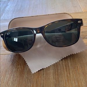 Ray Ban New Wayfarer, Excellent Condition